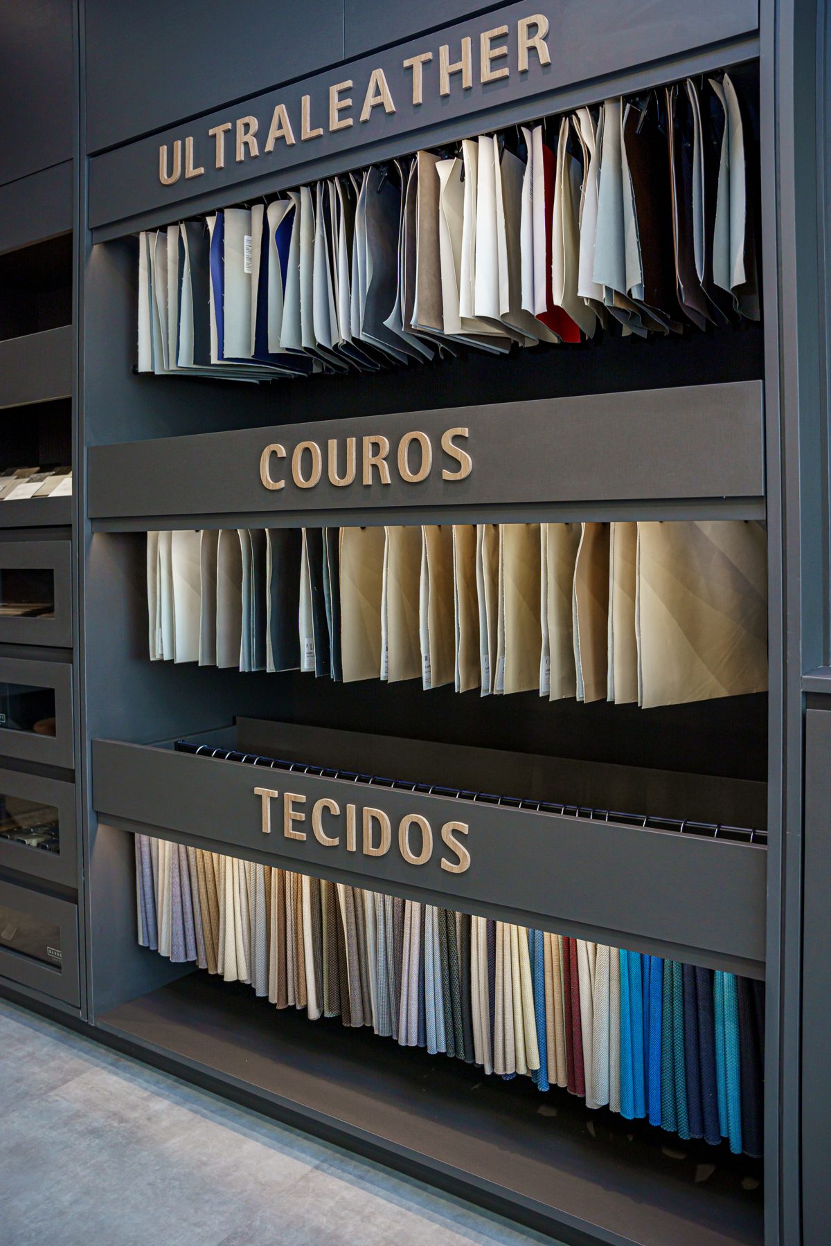 COUROS